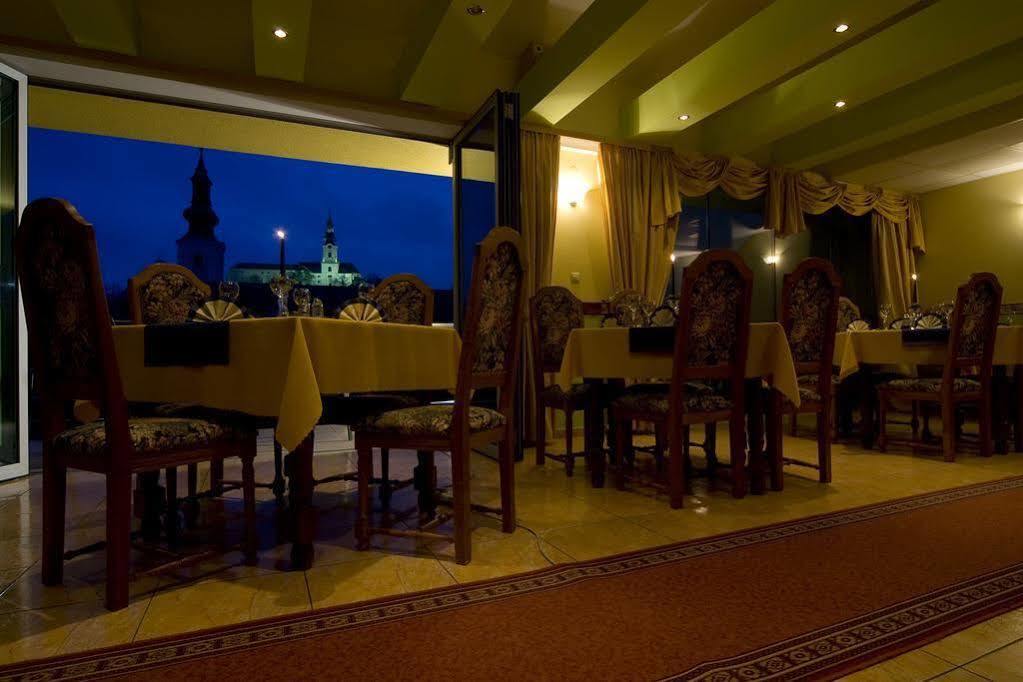 Hotel Alexander'S Nitra Ngoại thất bức ảnh